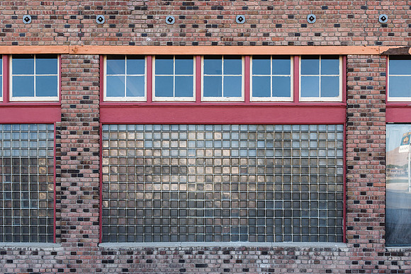 Old building in Taft, CA.